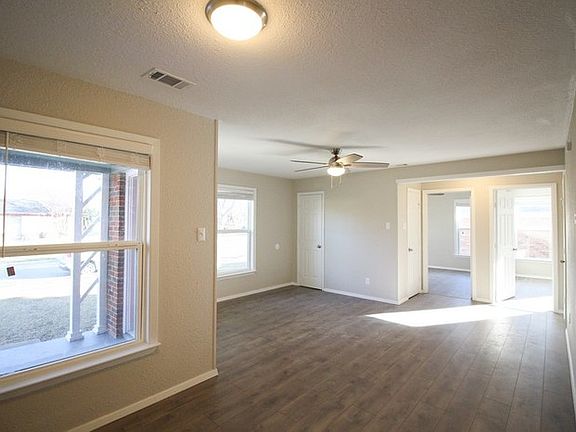 4th image of 2502 Montalba Ave