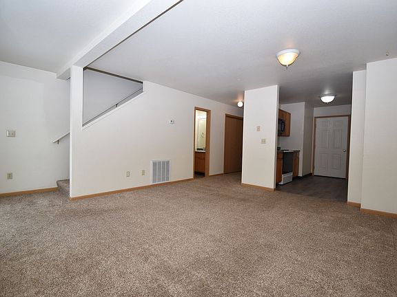5th image of 2451 Wheeler Dr #B