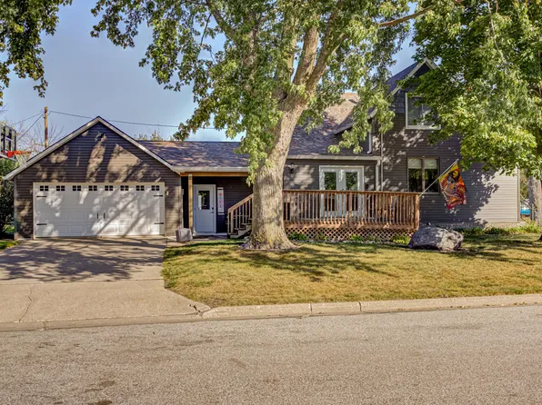 203 Park Ave, Story City, IA 50248