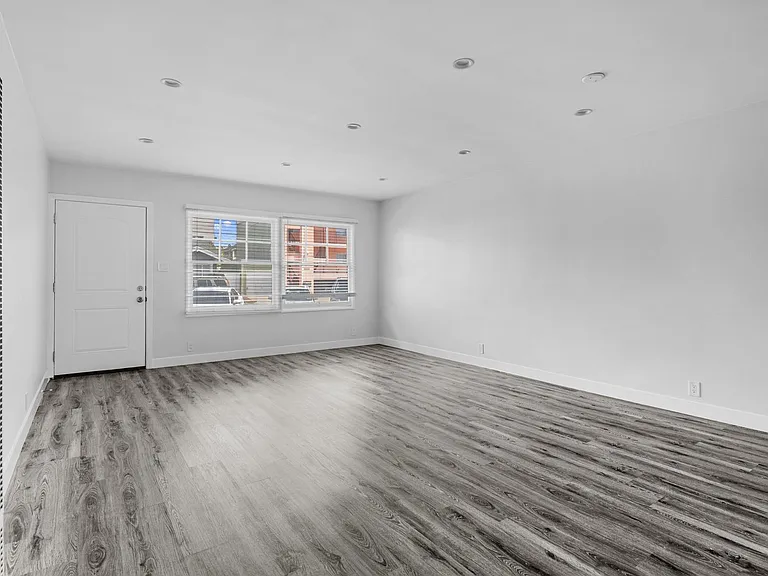 241 Bonito Avenue — Photo 16