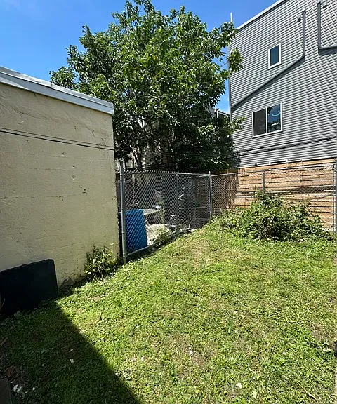 2723 Sears St — Photo 19