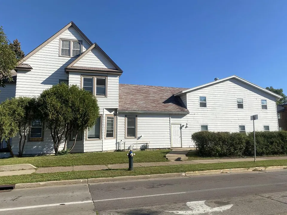 202 West Ave N