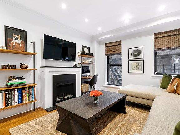 2nd image of 250 W 16th St APT 1G