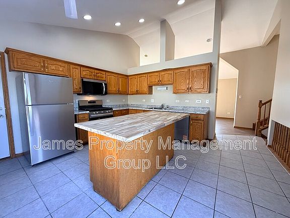 3rd image of 430 Campbell Ave