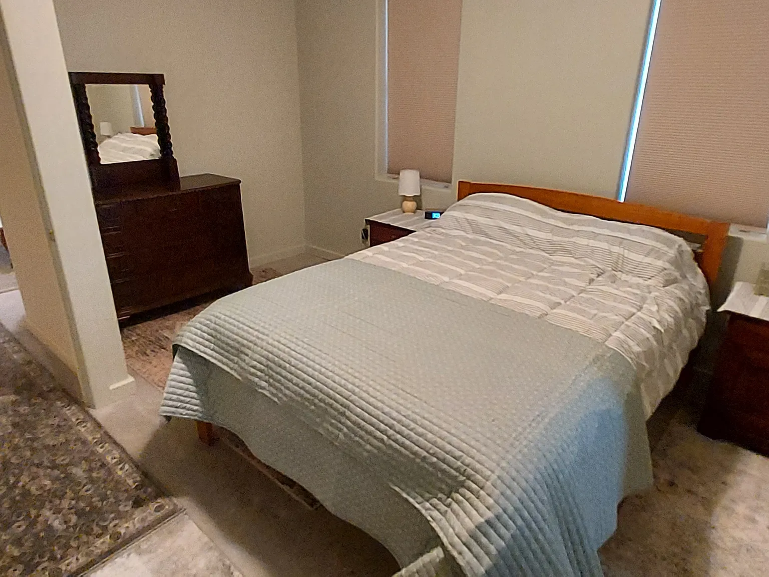 2 bed, 950 sqft, $2,400 — Photo 3