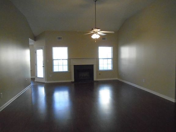 2nd image of 2176 Parador Bnd