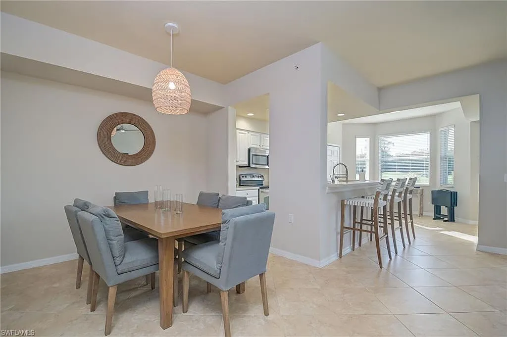 2 bed, 2.0 bath, 1232 sqft, $7,000 — Photo 3