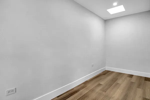 Rented by OGI Management | media 10