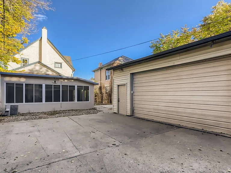 1839 Grove St — Photo 28