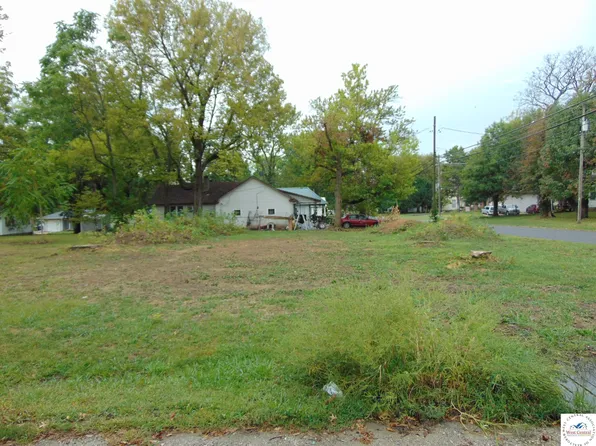 404 N 3rd St, Clinton, MO 64735