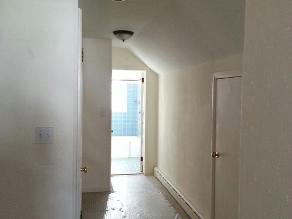 3rd image of 2 Fleetwood Ave