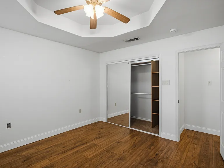 265 E Dove Rd — Photo 18