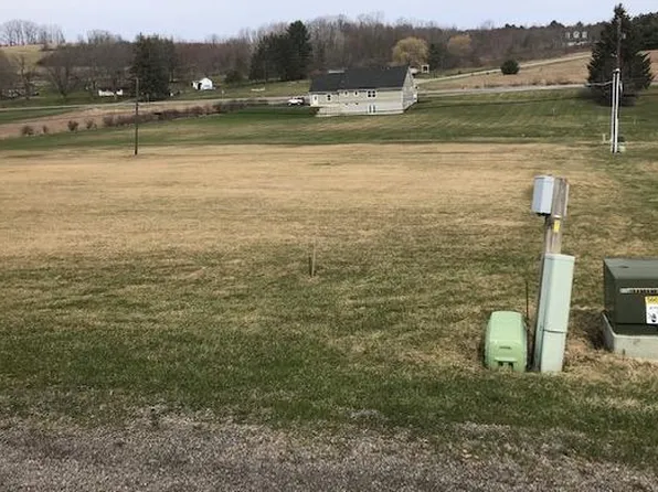 4 Hunters Trail Rd, Wellsboro, PA 16901