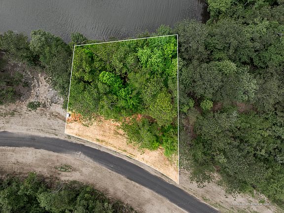 4th image of 57 Bennett Point