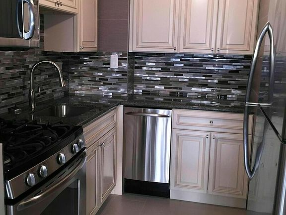 4th image of 300 Cathedral Pkwy #12H
