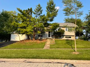 7835 Jonquil Ln, Woodridge, IL