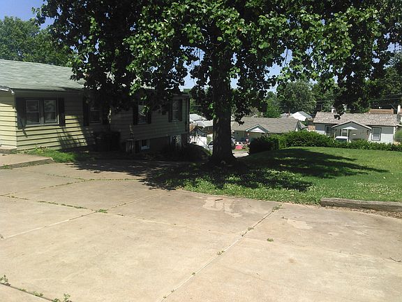 4th image of 9965 Meadow Ave