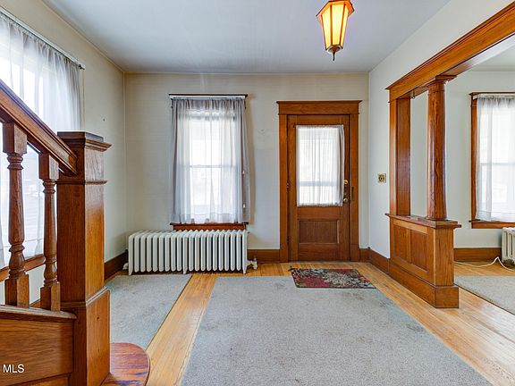 3rd image of 88 Maple Avenue