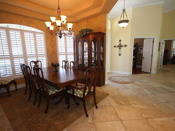3rd image of 327 Tersas Ct