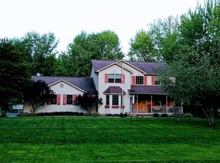 950 Gillmer Rd, Leavittsburg, OH 44430