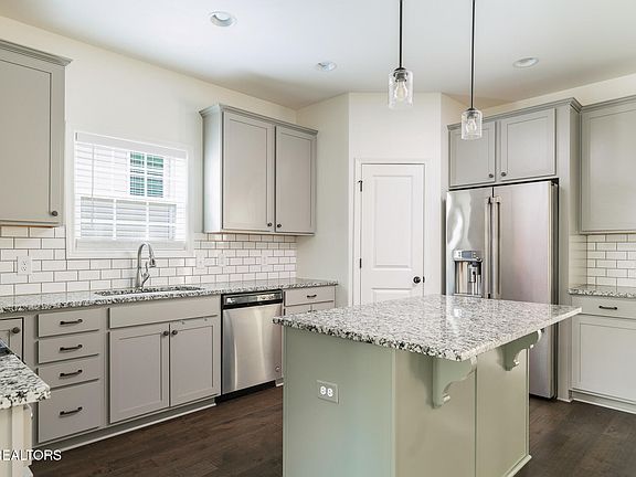 5th image of 11715 Pepper Ridge Ln