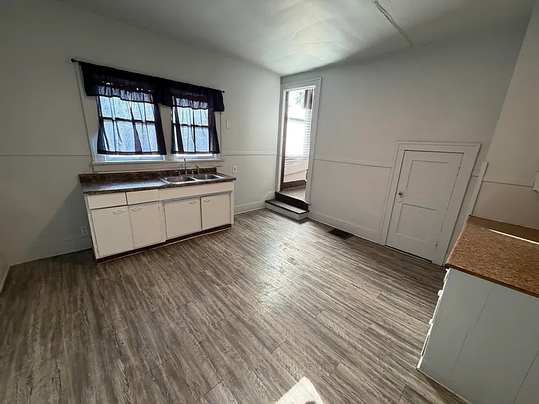 1519 E Fairchild St #E — Photo 2
