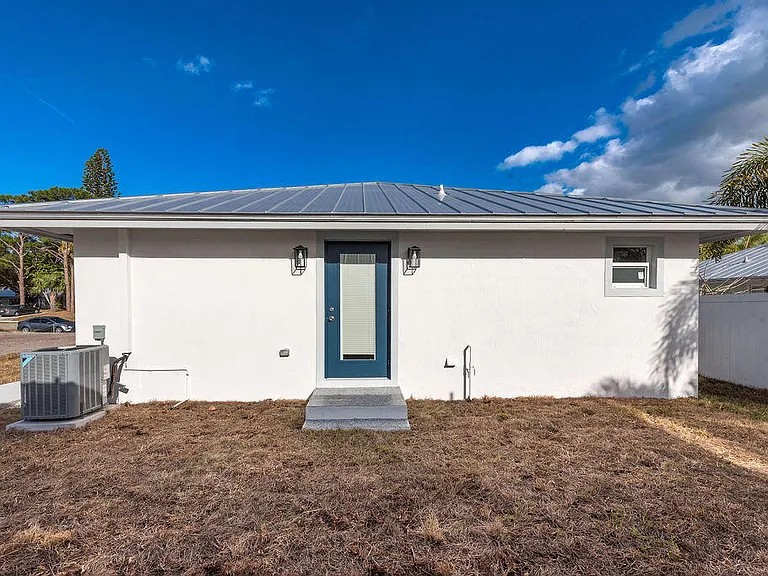 3018 SE Iris St — Photo 21
