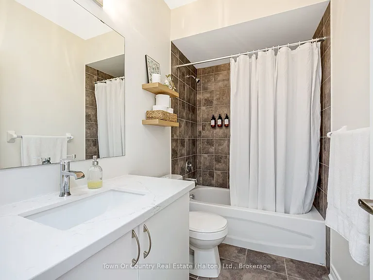 383 Main St E #310 — Photo 18