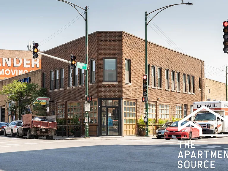 2450 N Milwaukee Ave #2 — Photo 21