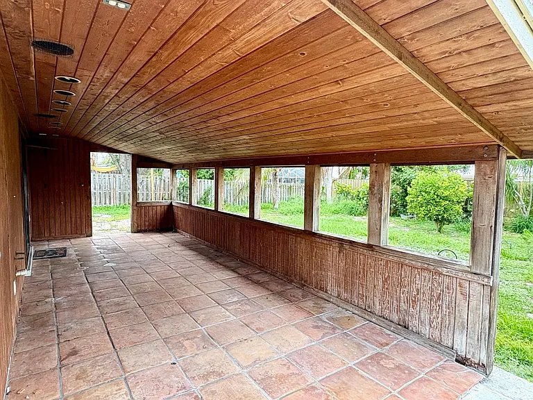 2511 NE Mildred St — Photo 15