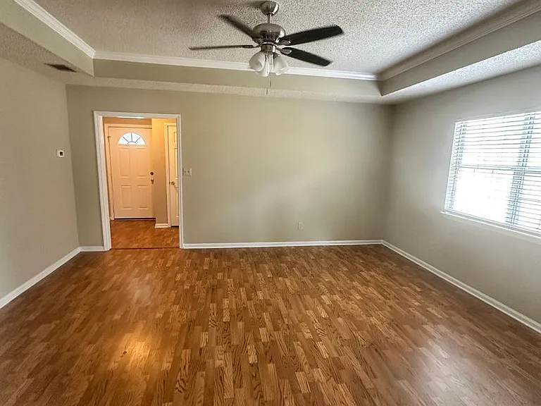 1763 Wayland Park Dr — Photo 11