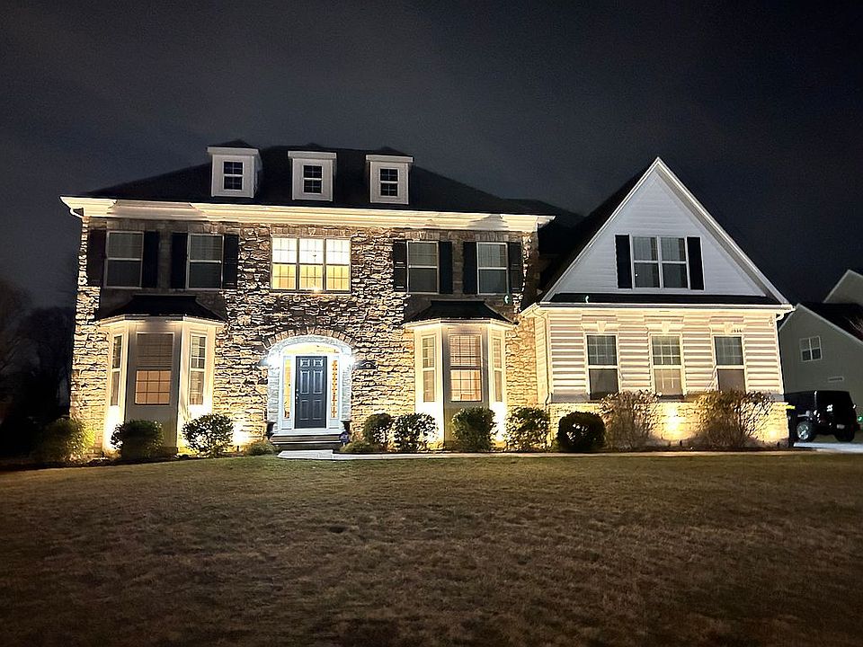 2nd image of 536 Sussex Ct
