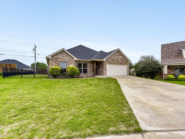 1604 Belle Plain Dr, Cleburne, TX 76033