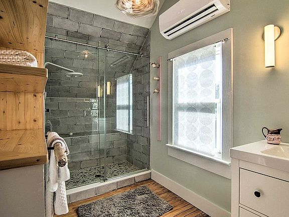 Gorgeous Upstairs Bath