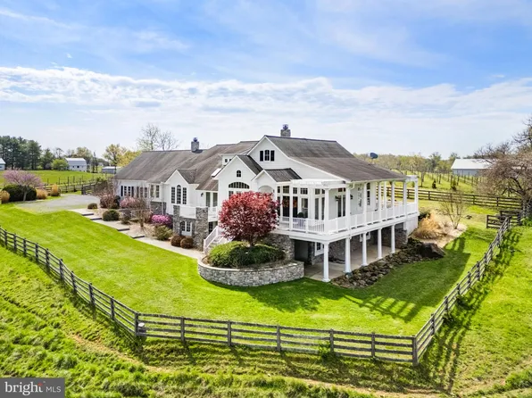 35047 Snickersville Tpke, Round Hill, VA 20141