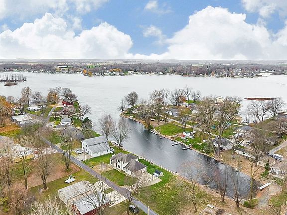 3rd image of 420 Lane 136 Big Turkey Lake