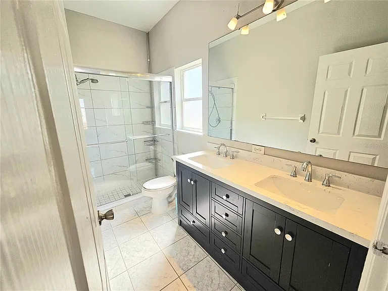 1920 Meadow Pond Way — Photo 15