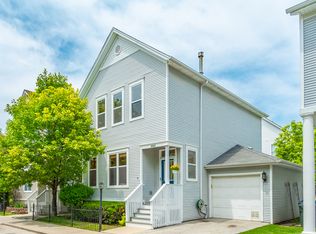 2903 N Wolcott Ave, Chicago, IL 60657