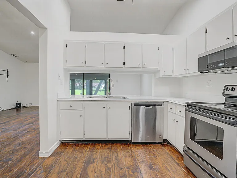 30 Kensington Ln — Photo 14