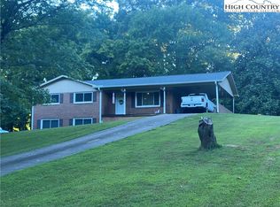 210 Lakeview Dr, State Road, NC 28676