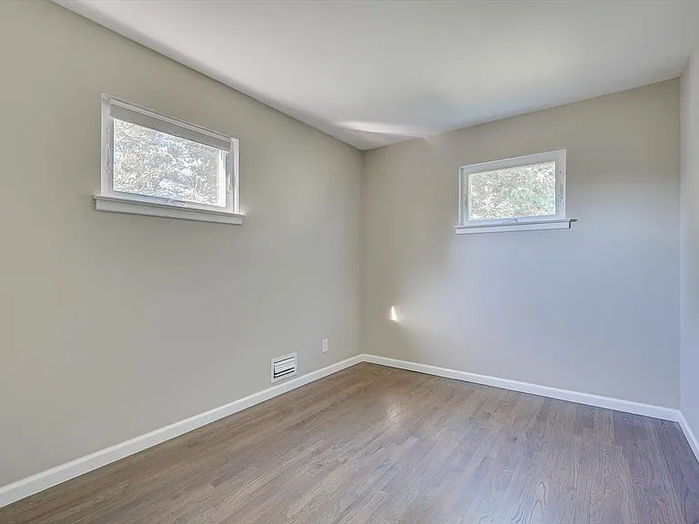 15 Woodmere St #15 — Photo 8