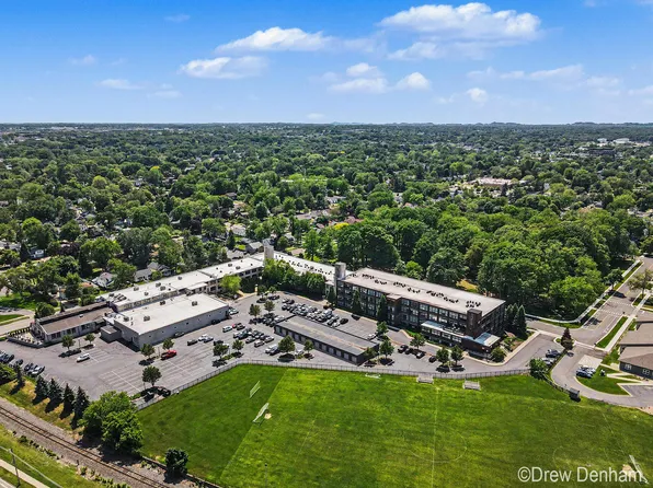 533 Columbia Ave APT 7, Holland, MI 49423