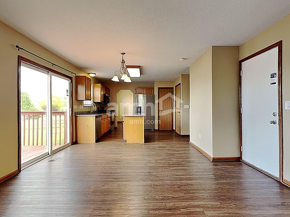 4th image of 6040 Glennshire Ct