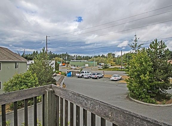 2nd image of 1661 16th Ave Ne #c