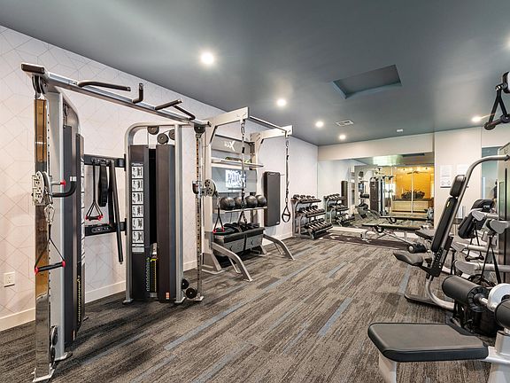 4th image of 202 Calvert Dr #177