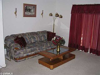5th image of 405 Hickorywood Cir