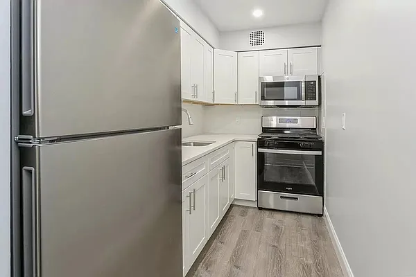 Rented by Douglas Elliman | media 21