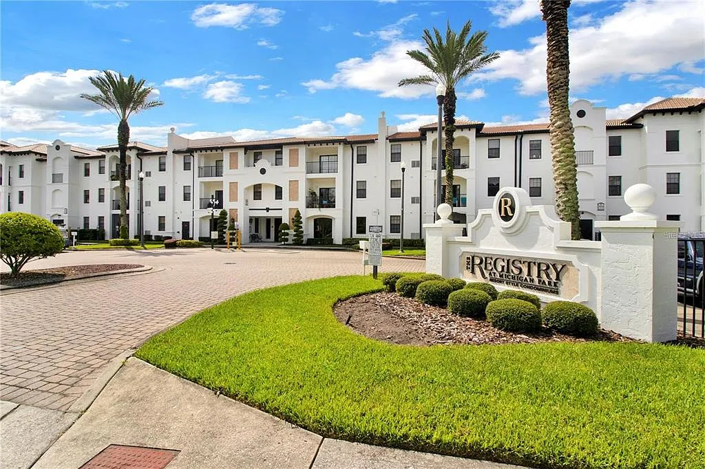 2 bed, 2.0 bath, 1054 sqft, $1,750 — Photo 3