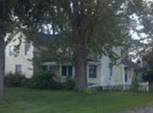 21430 Armada Center Rd, Armada, MI 48005