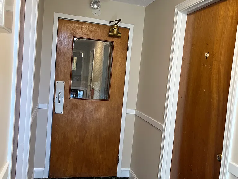 27 N Franklin St #A6 — Photo 2